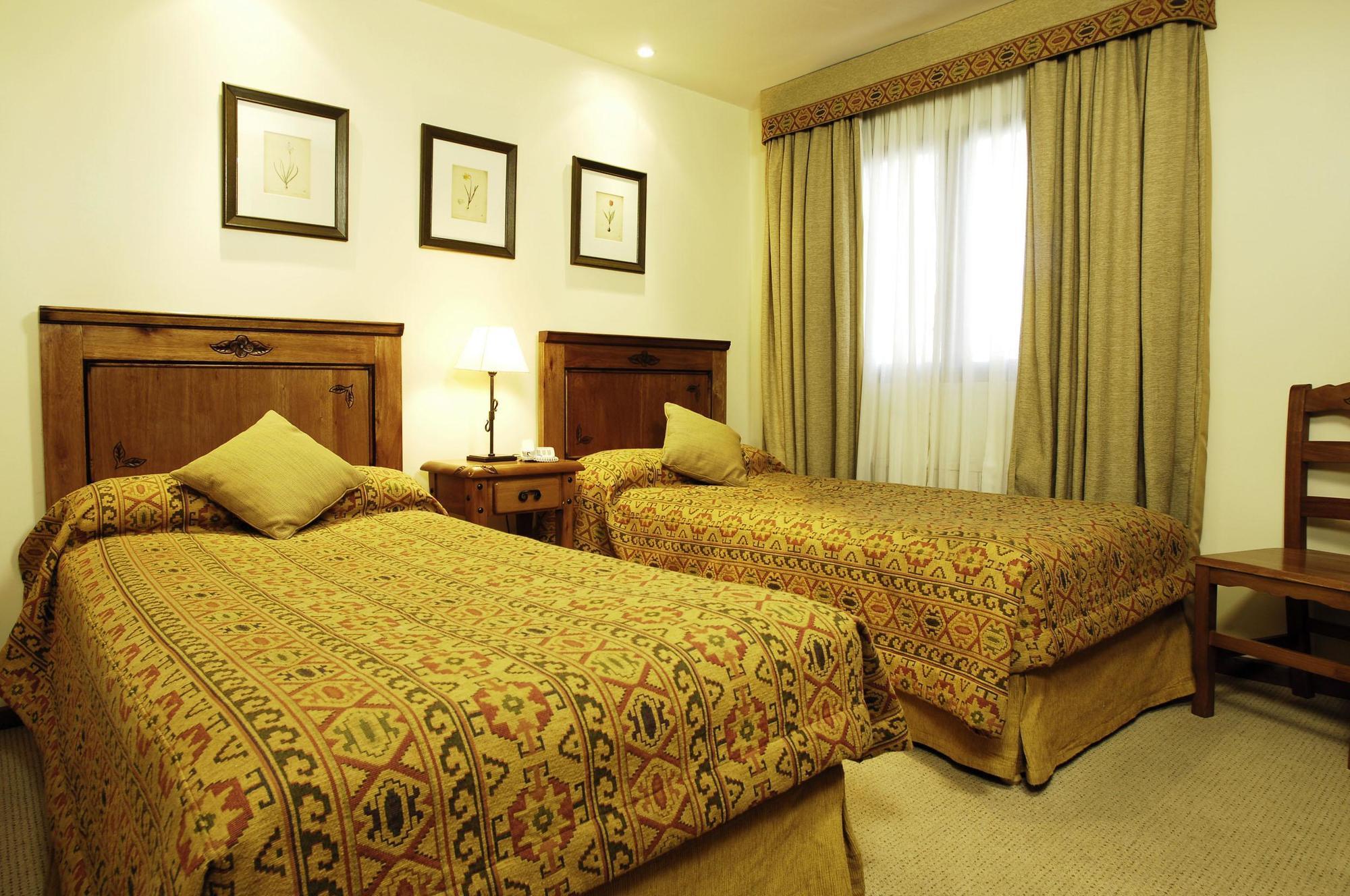 Del Bosque Apart Hotel Ushuaia Bagian luar foto